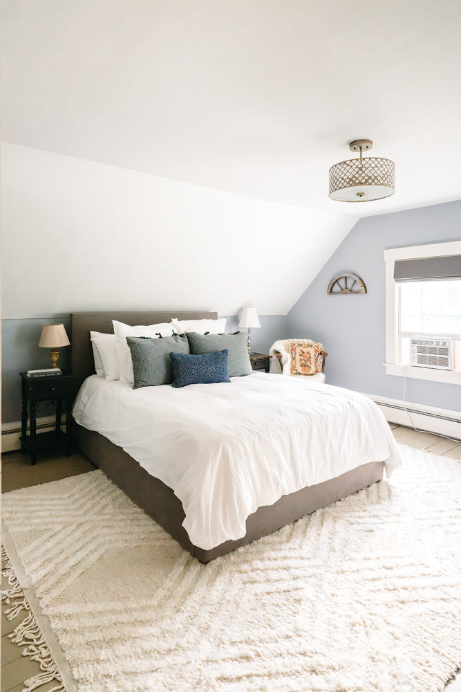 One of the 4 upstairs bedrooms at Three Sisters Farm