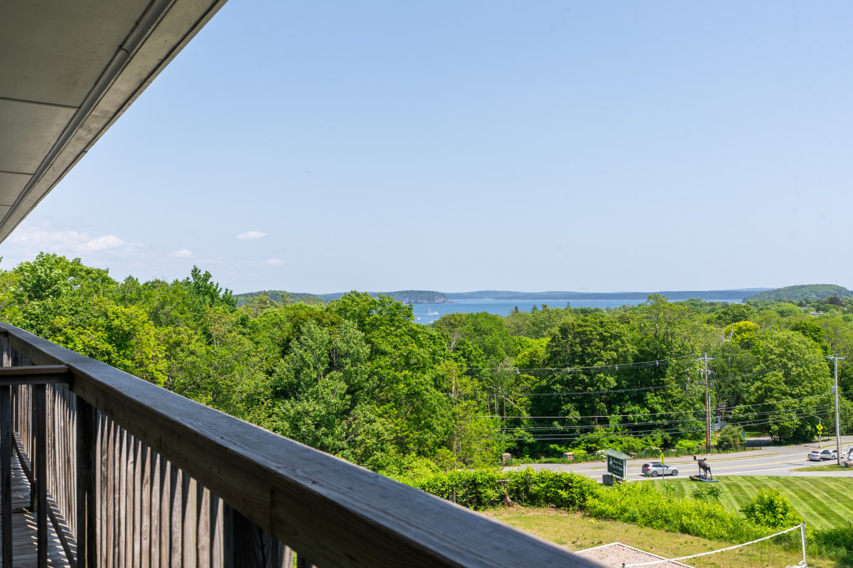 Wonder View Inn & Suites King Room View