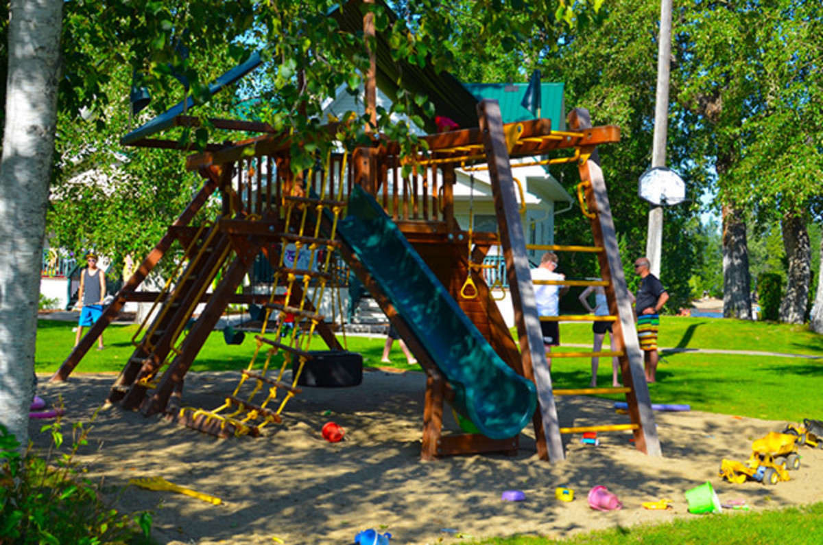 Scotch Creek Cottages Resort/Shuswap Vacation Rentals Travel British