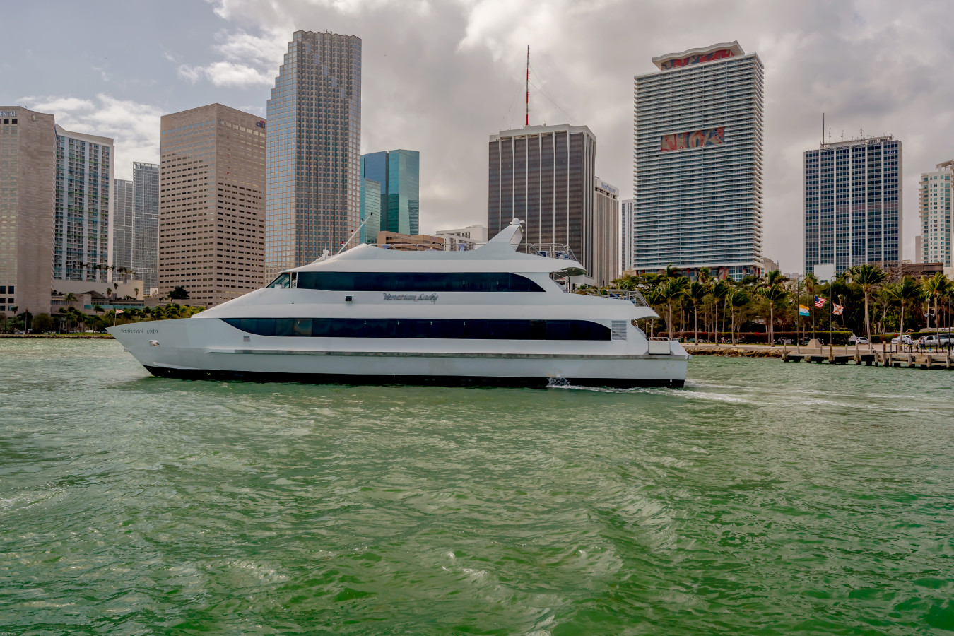 biscayne lady yacht charters services