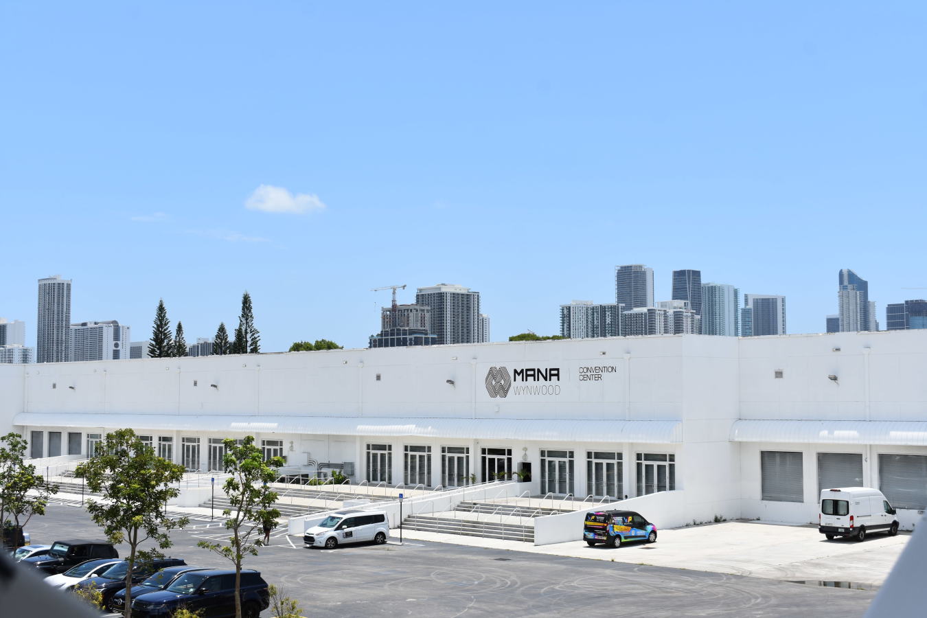 This full-service convention center is the crown jewel of the Mana Wynwood campus, offering a spacious 100,000 sq ft air-conditioned facility.