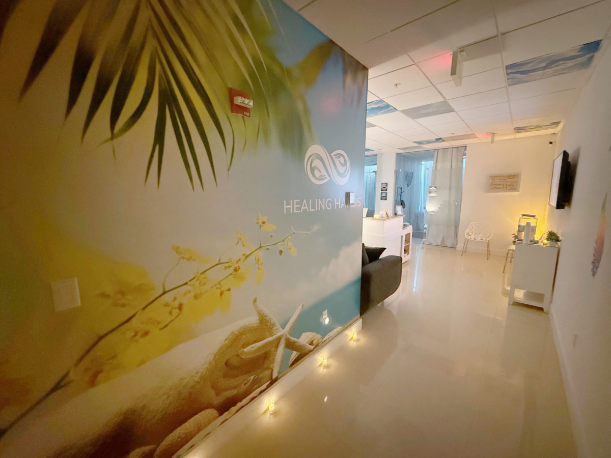 Willkommen bei Healing Hands! Besuchen Sie uns und überzeugen Sie sich selbst, warum wir im Wettbewerb 2025 Miami-Dade Favorites“ zur besten Massage gewählt wurden.