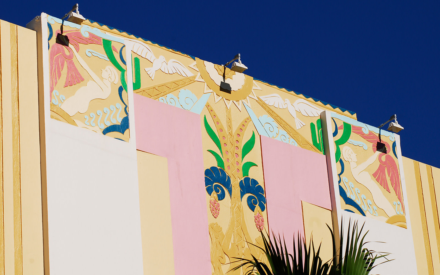 Art Deco Historic District | Greater Miami & Miami Beach