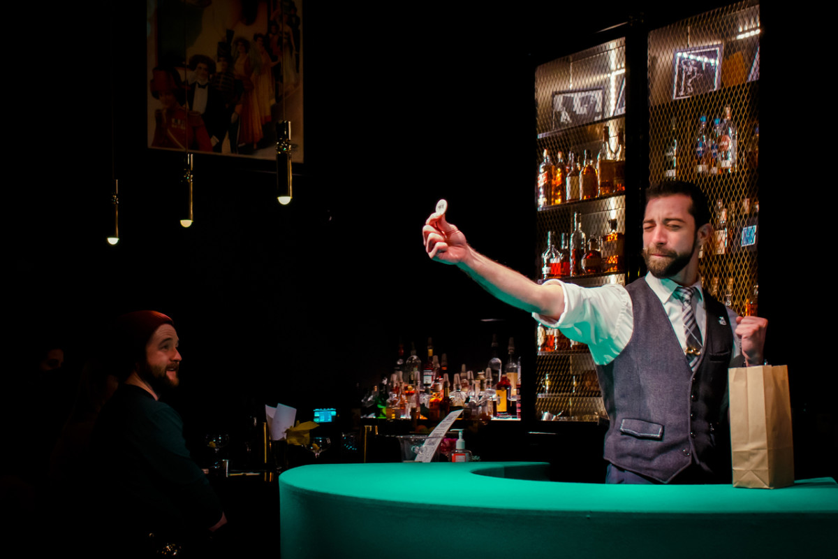 Bar Magic at Chicago Magic Lounge
