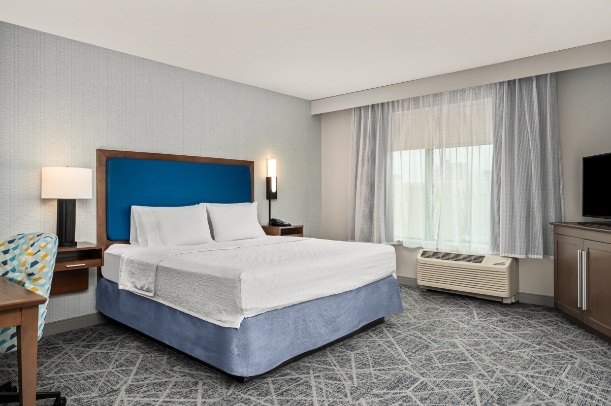 1 King Suite W/ Microwave