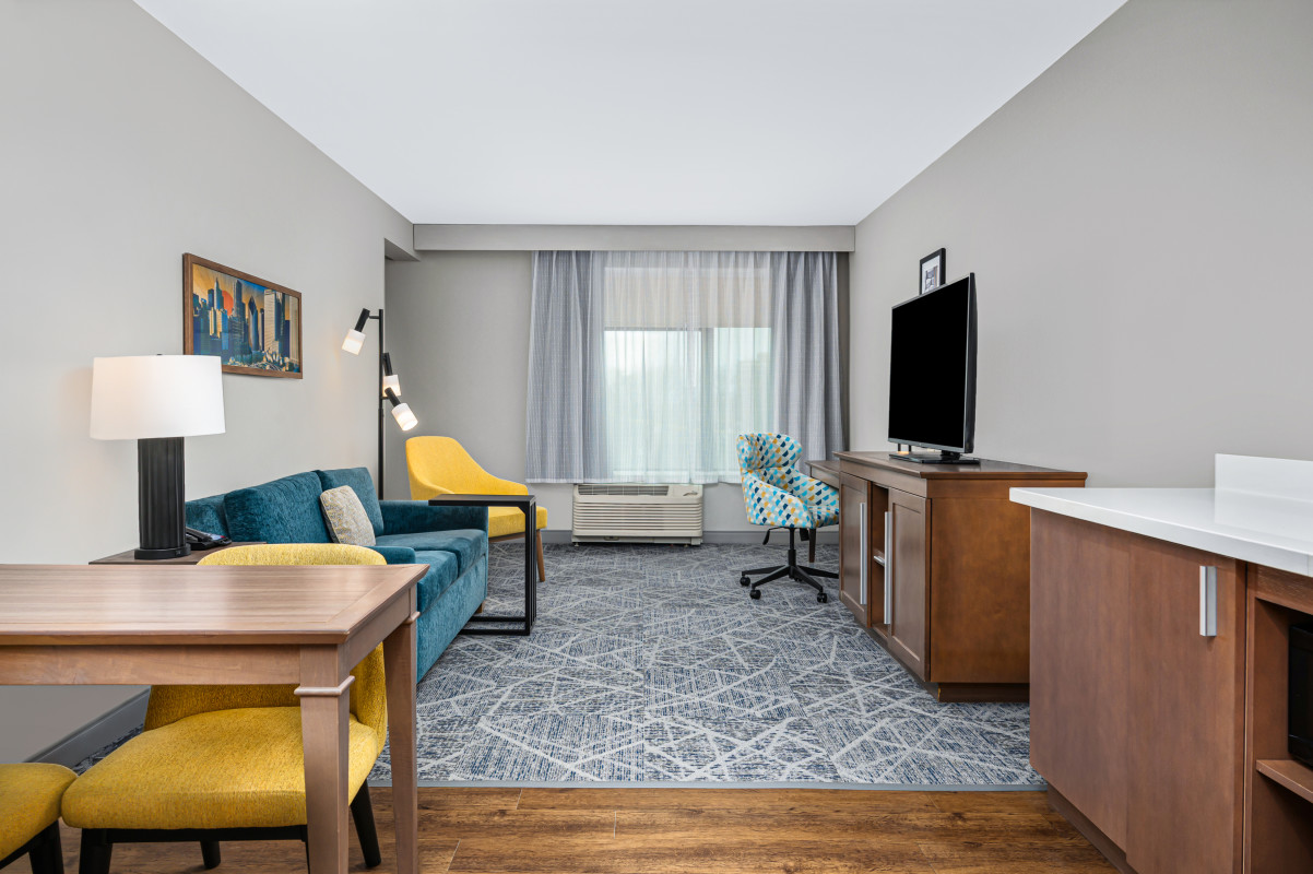 1 King Suite W/ Microwave