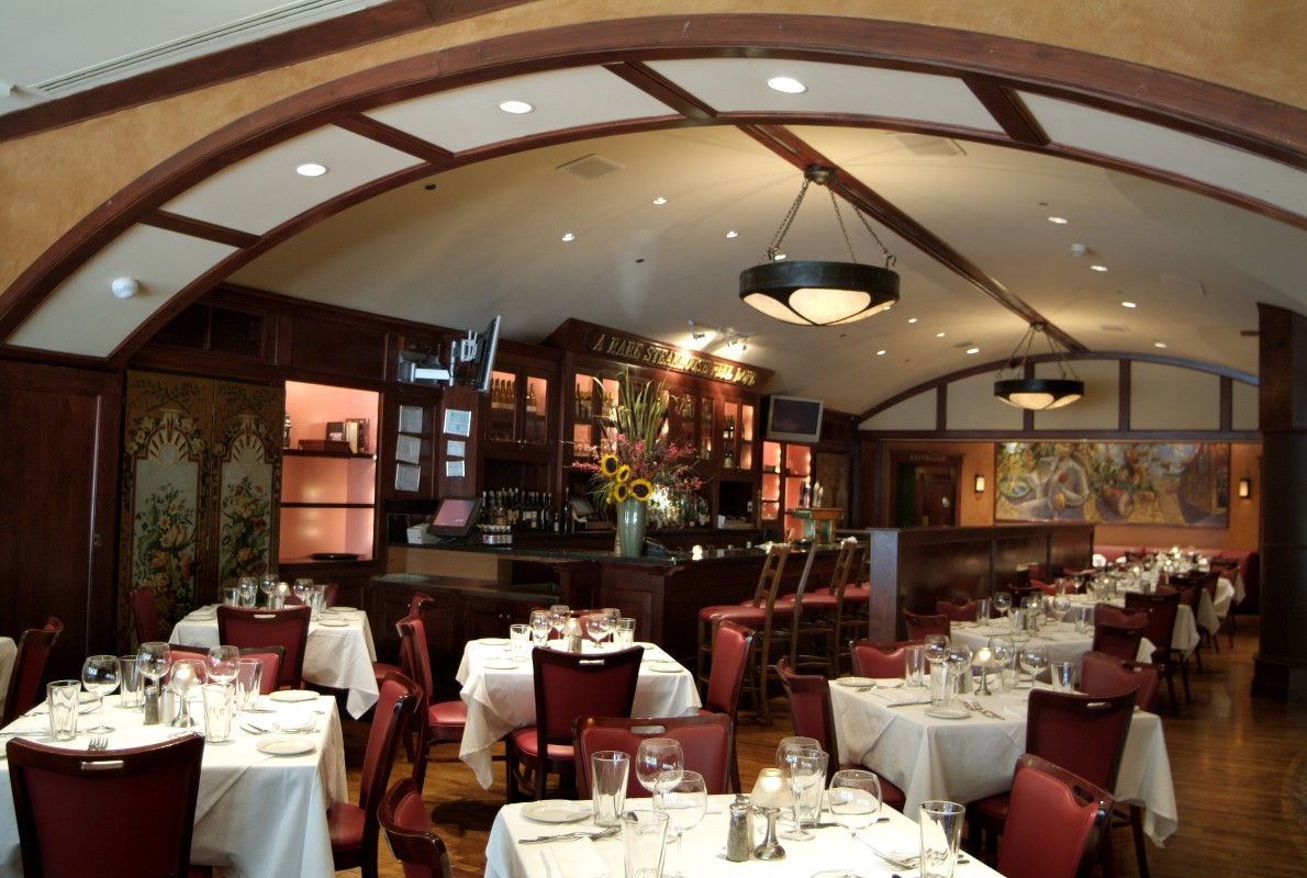 steakhouse_room.jpg
