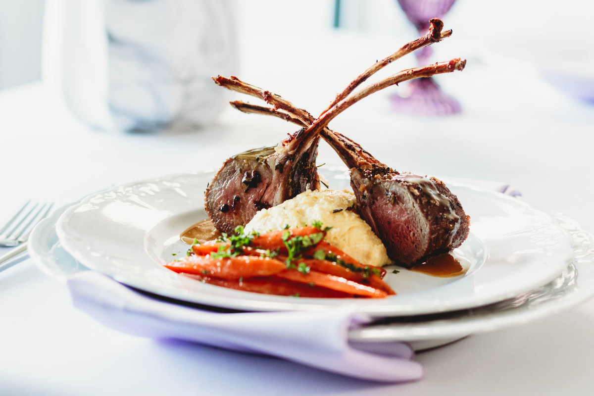 Garlic-Crusted Rack of Lamb