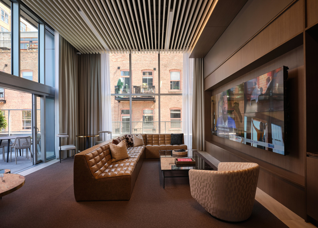 Level Chicago - Media Lounge