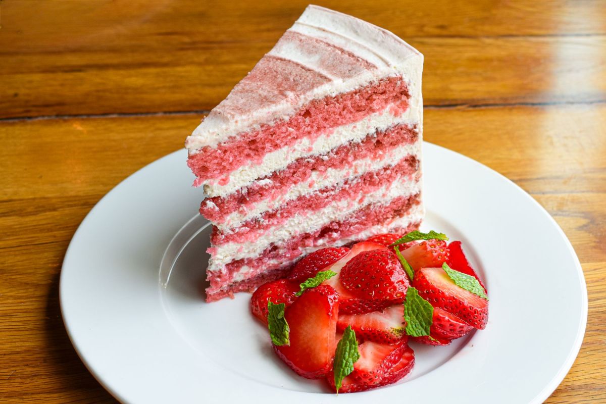Strawberries & Cream Cake