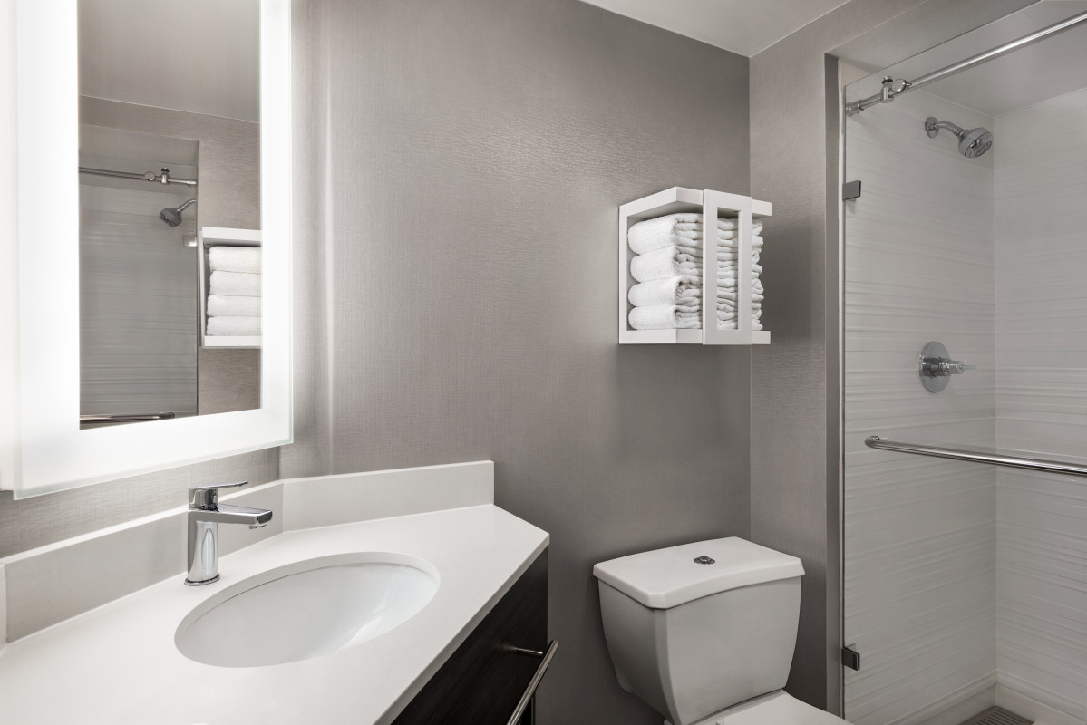 Guest Standard Bathroom/Shower