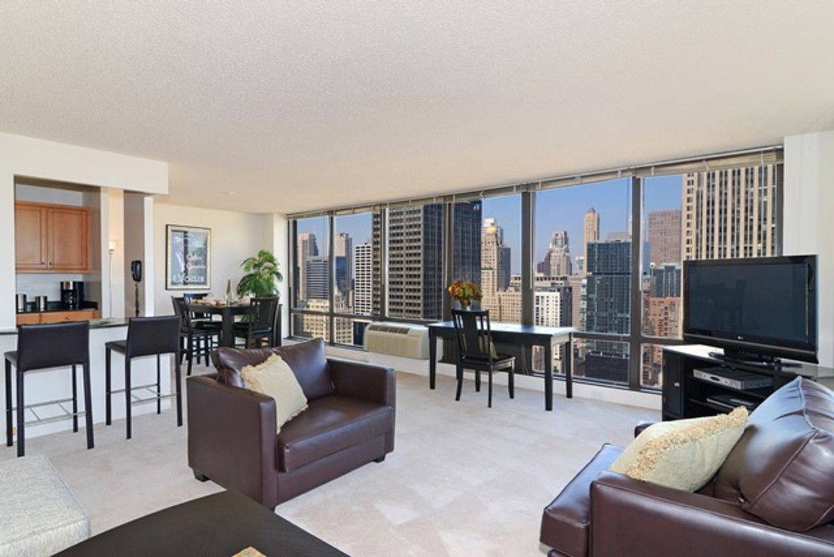 Columbus Plaza - 2 Bedroom Suite