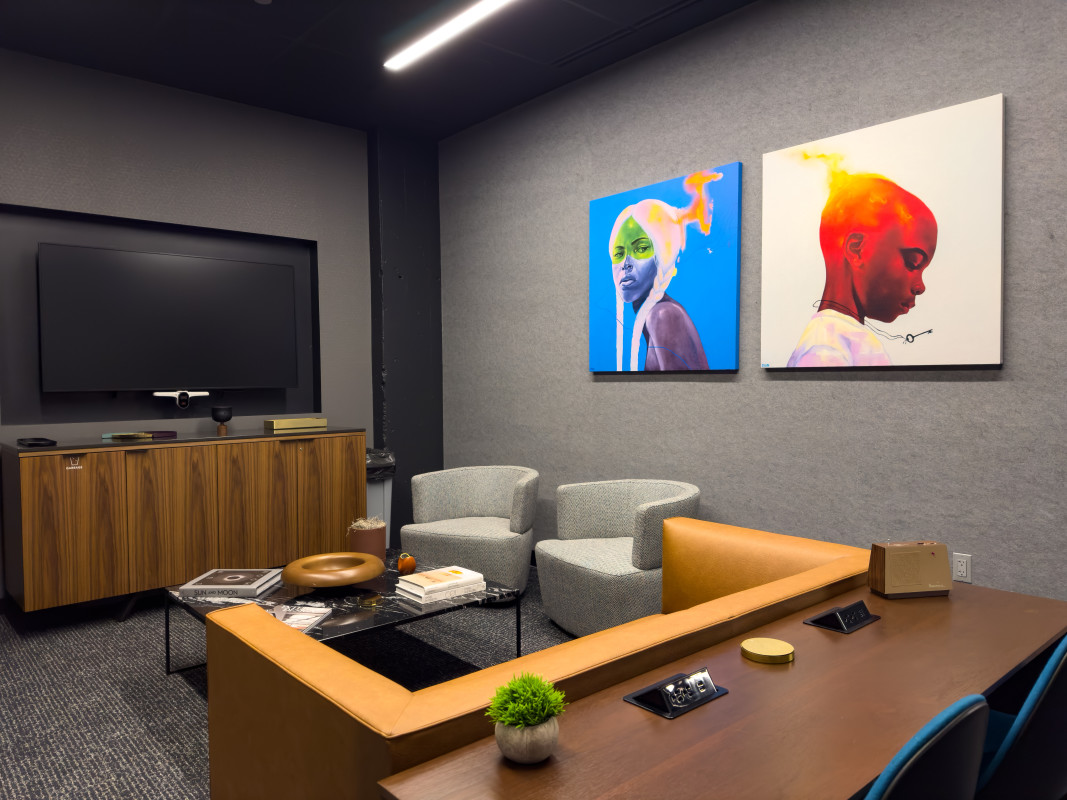 Carbon (Green Room)