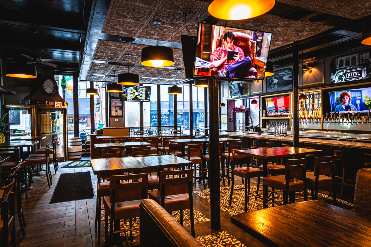 Hopsmith Main Dining Room