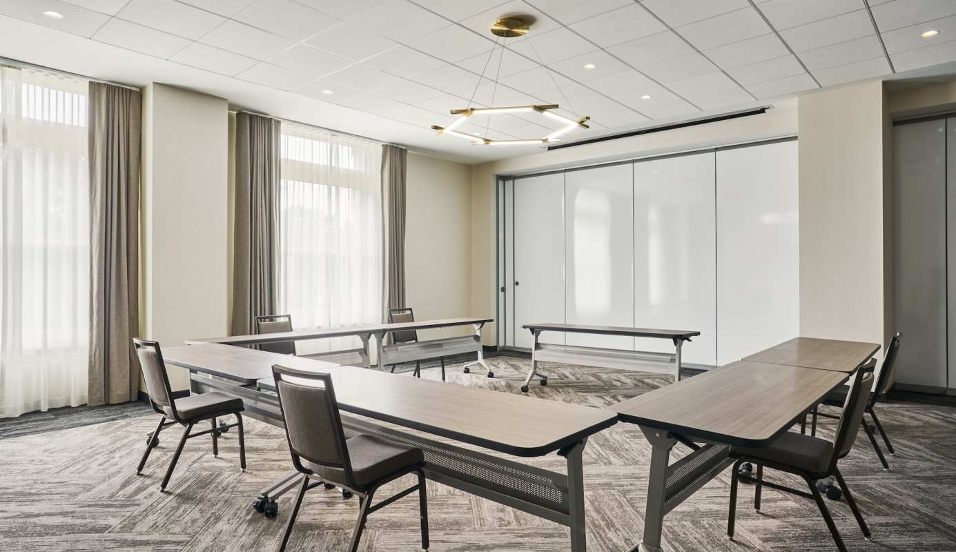 A versatile space perfect for small meetings, workshops, and intimate events