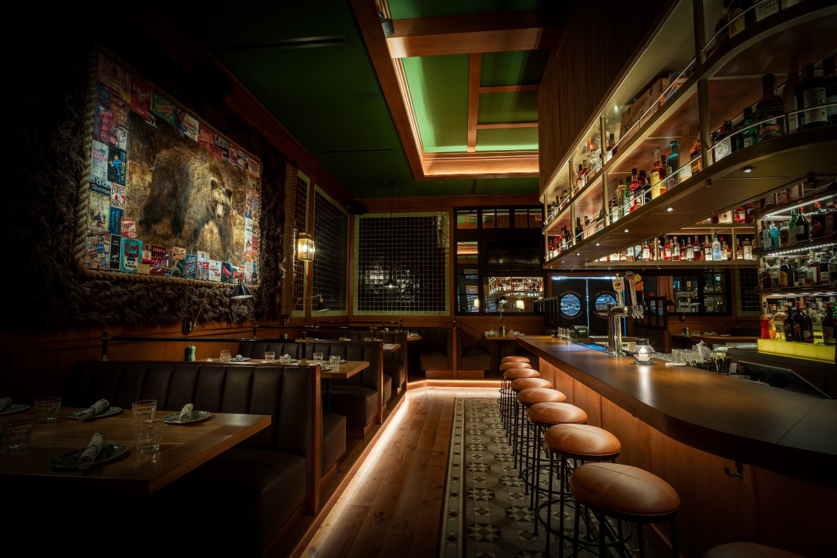 Pub style dining in the heart of Glenview