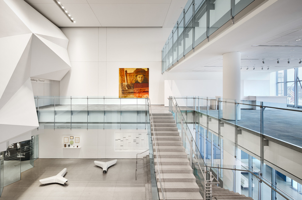 Kendall McCaugherty © Hedrich Blessing_Lobby_Landing