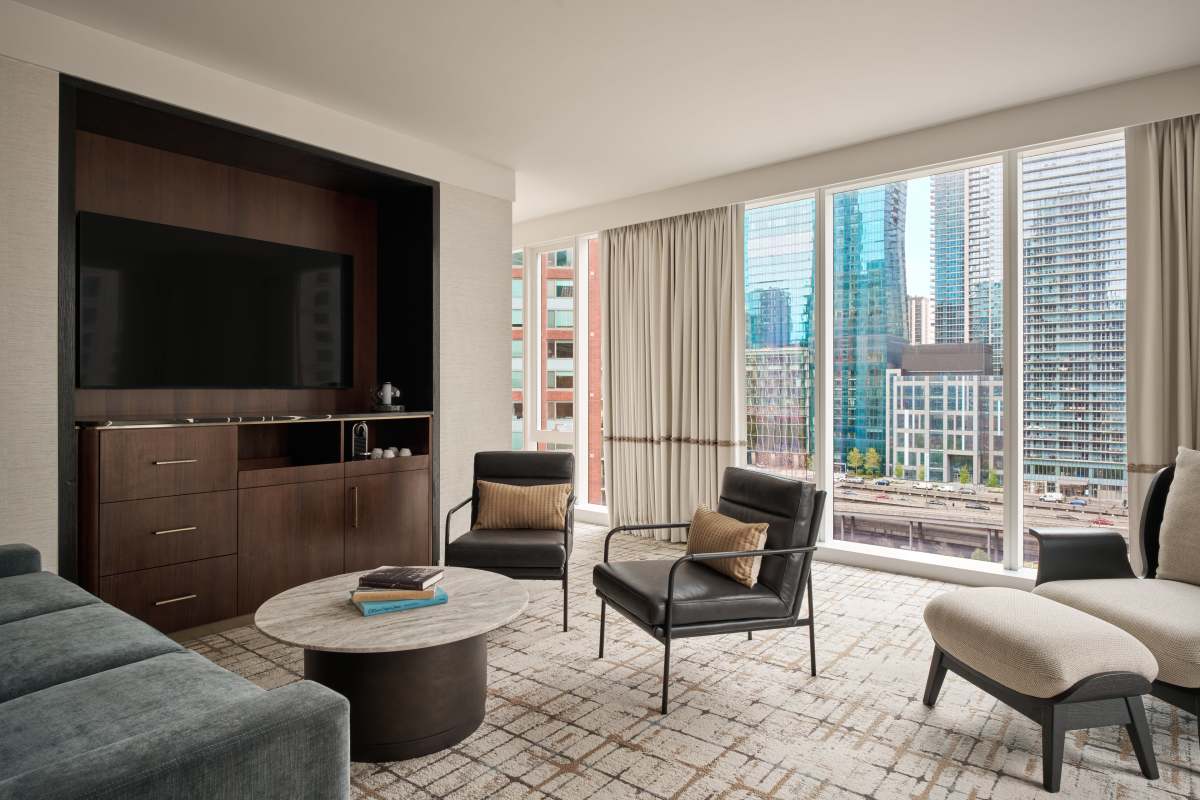 Loews Chicago Hotel- Lake View Suite- Parlor