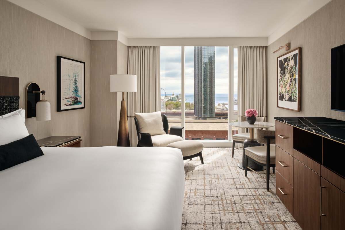 Loews Chicago Hotel Premium King- Lake View