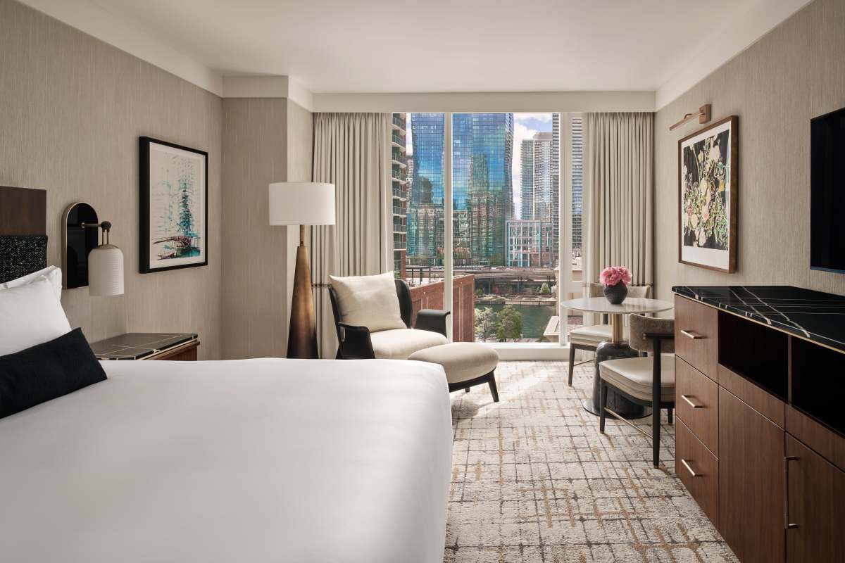Loews Chicago Hotel Premium King Room- River View