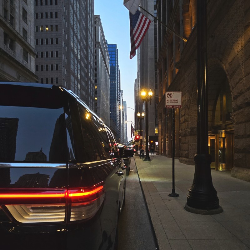 VANS CHICAGO LIMO SERVICE CHICAGO BLACK CAR SERVICE