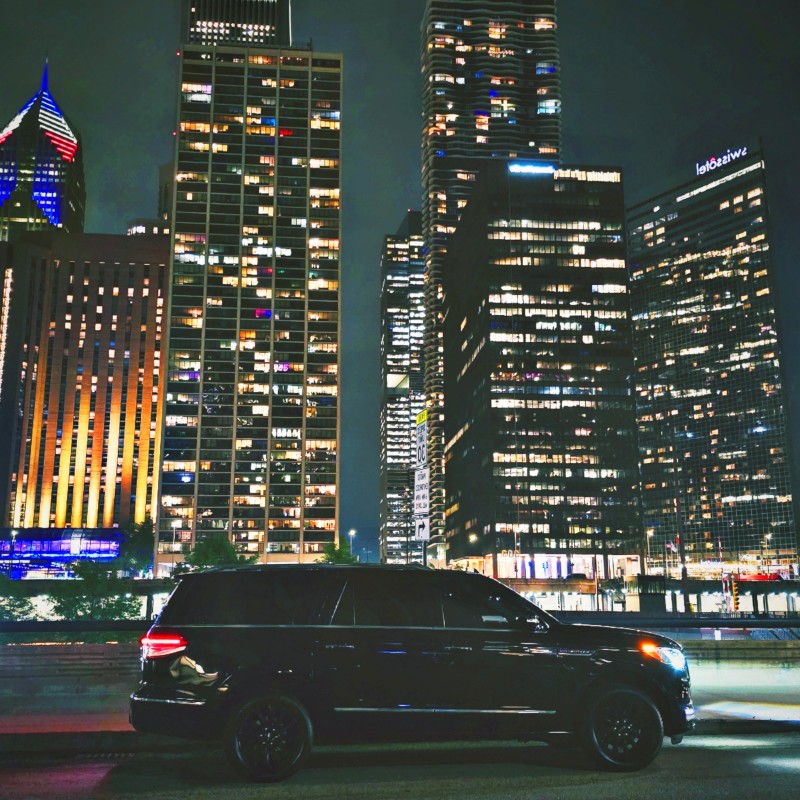 VANS CHICAGO LIMO SERVICE CHICAGO BLACK CAR SERVICE