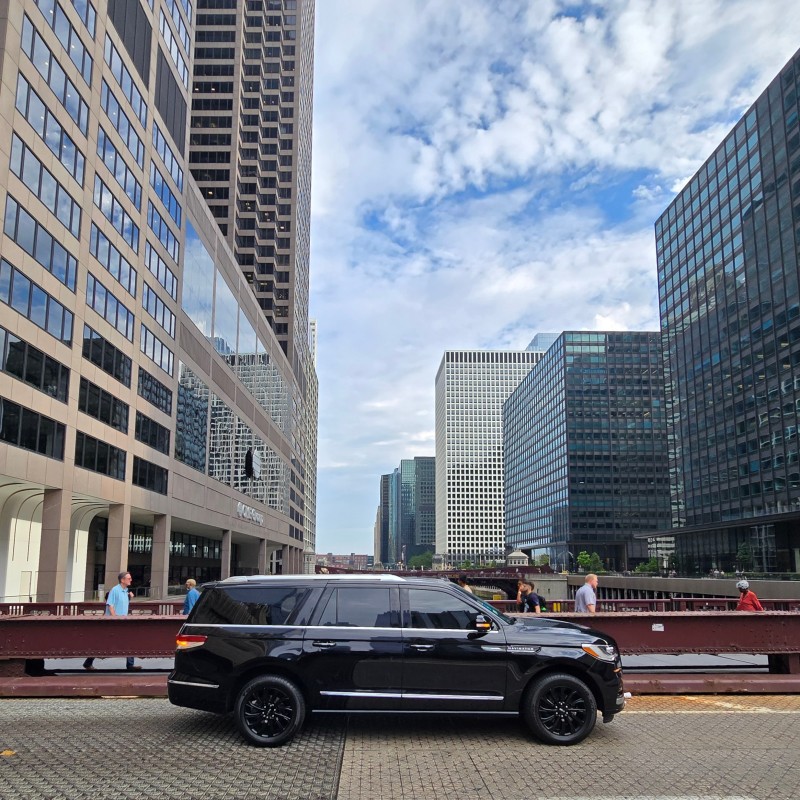 TOP RATED CHICAGO SPRINTER VANS CHICAGO LIMO SERVICE CHICAGO BLACK CAR SERVICE