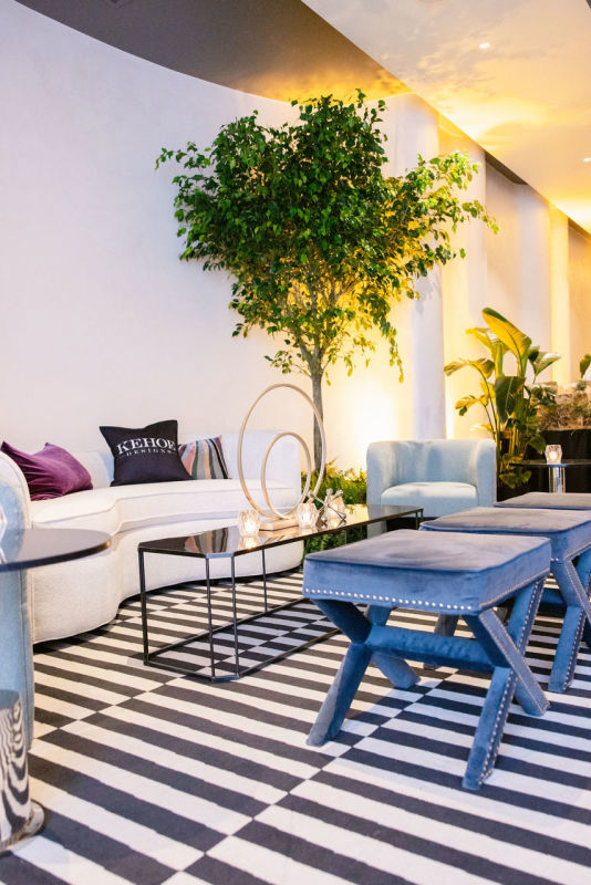 The Canvas by Ever - seating area side