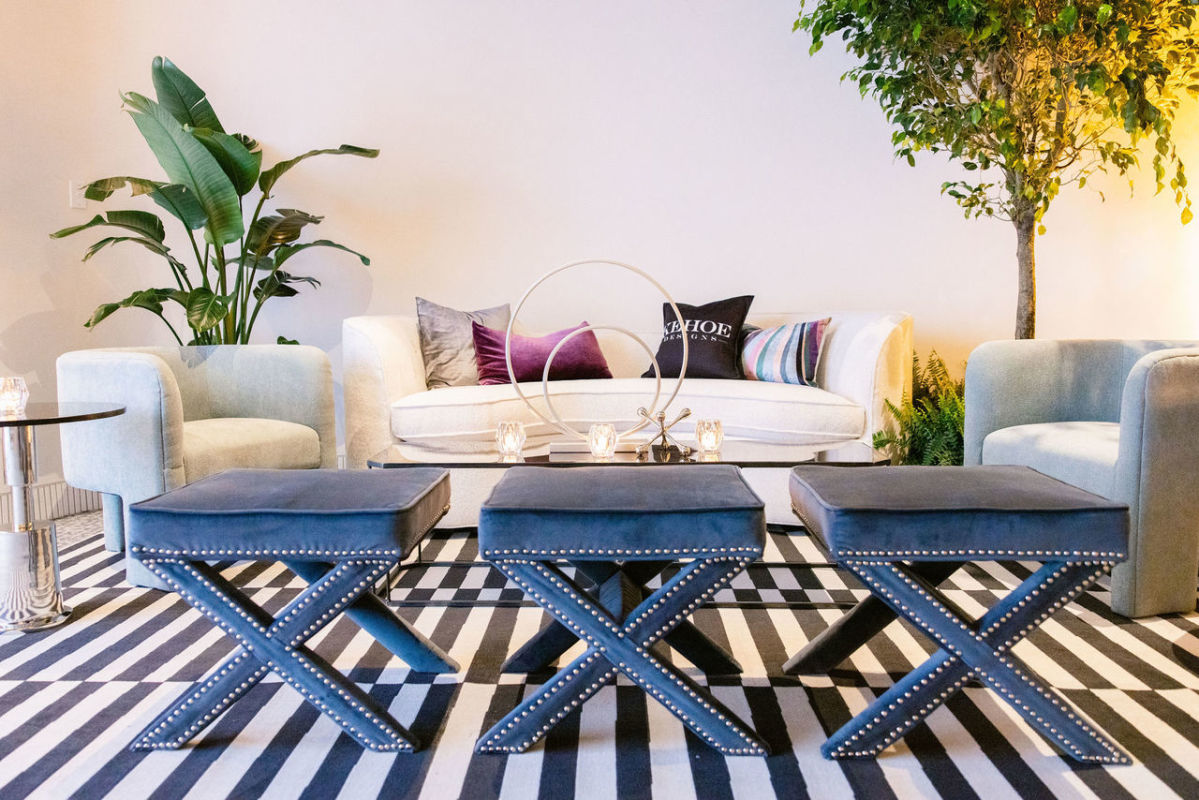 The Canvas by Ever - seating area