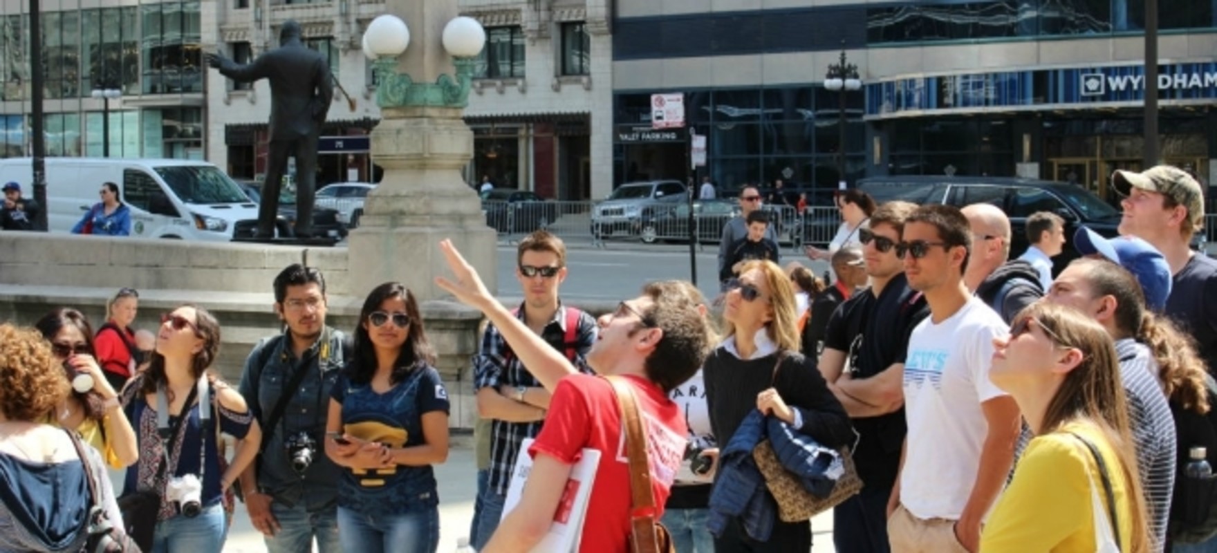 Free Chicago Walking Tours - Riverwalk History Tour