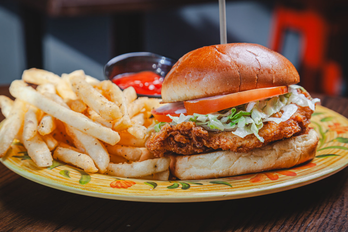 Woodie's Flat Chicken Sandwich