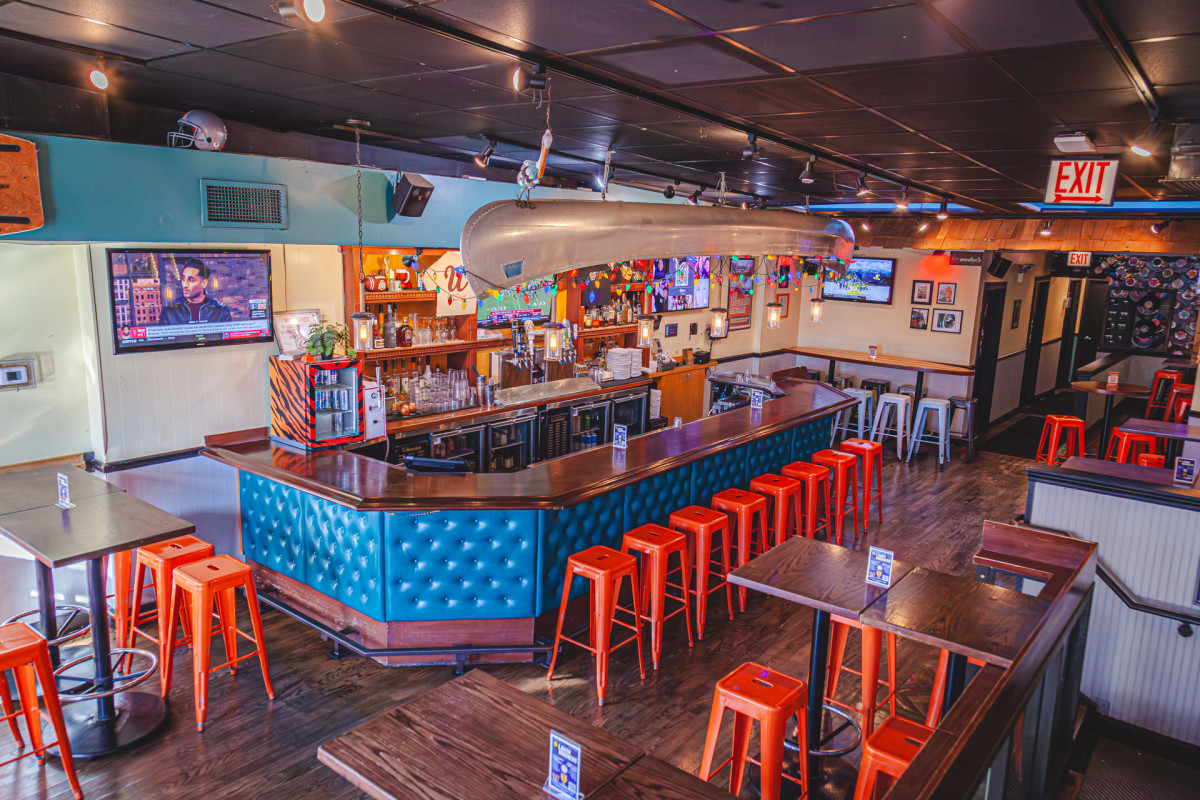 Woodie's Second Floor Bar