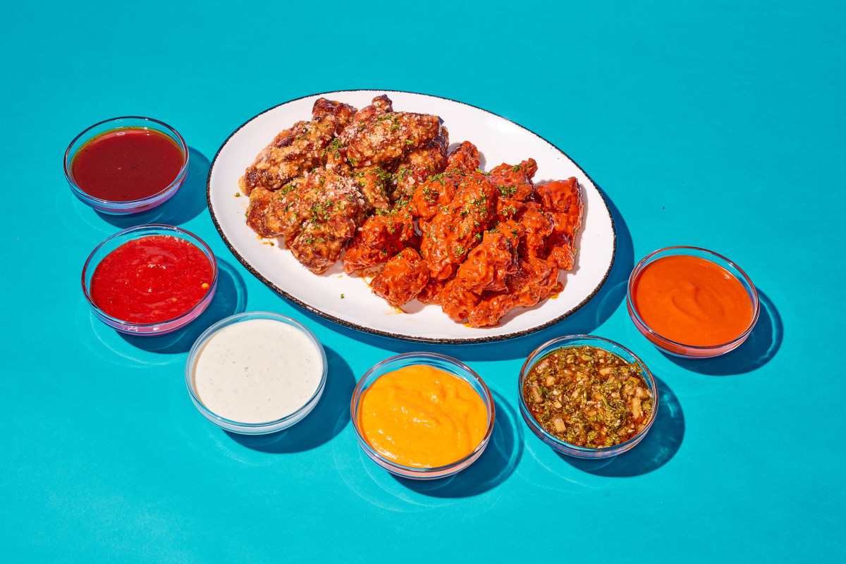 Woodie's Award-WInning Wings + Sauces