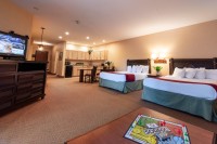 4 Queen Suite