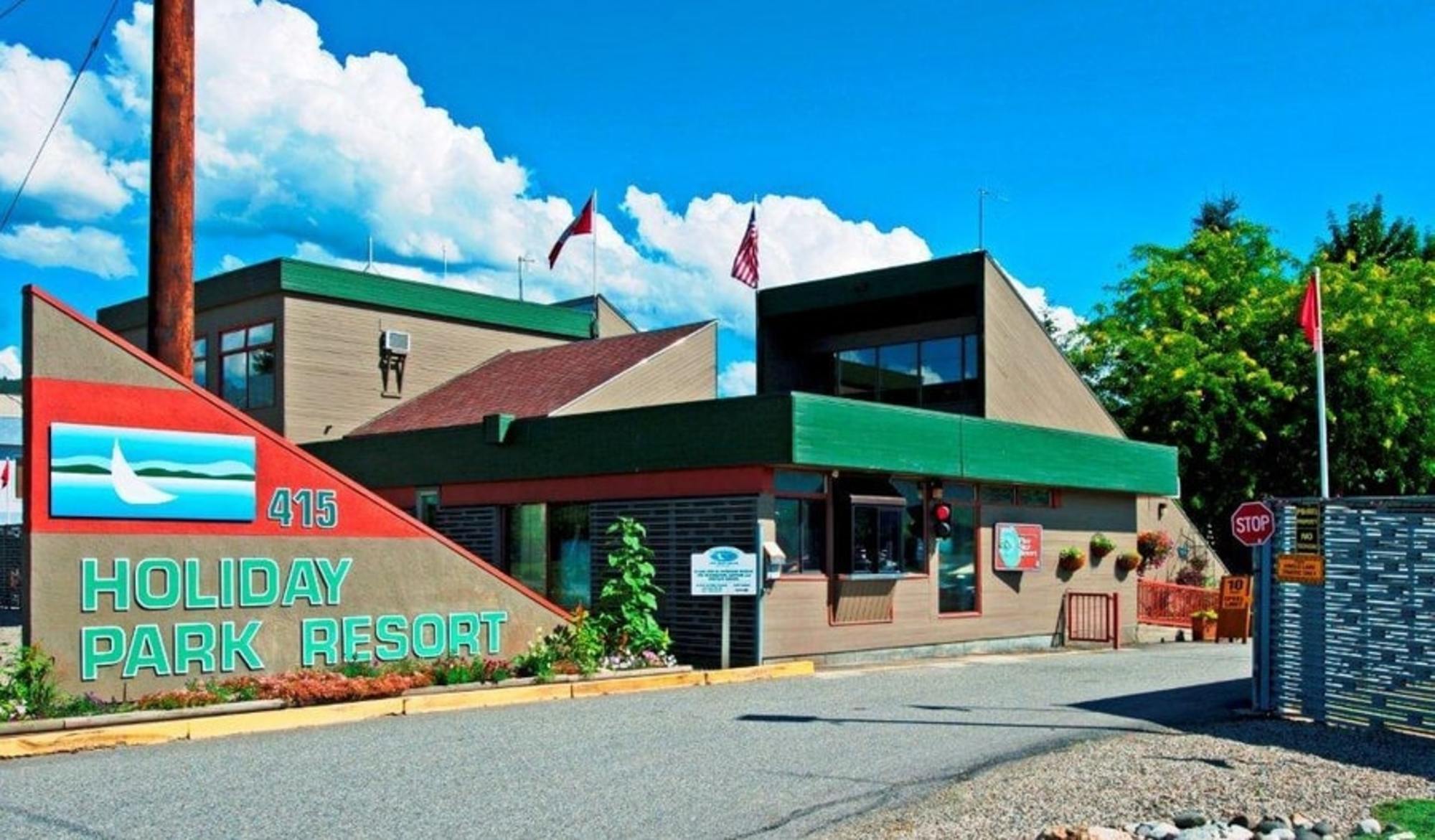 Holiday Park RV & Condo Resort Entrance