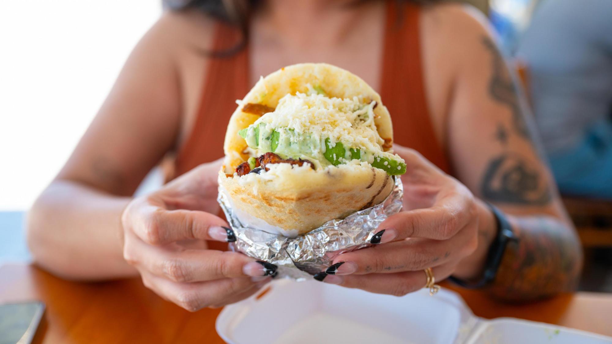 1 chick 1 bro arepa