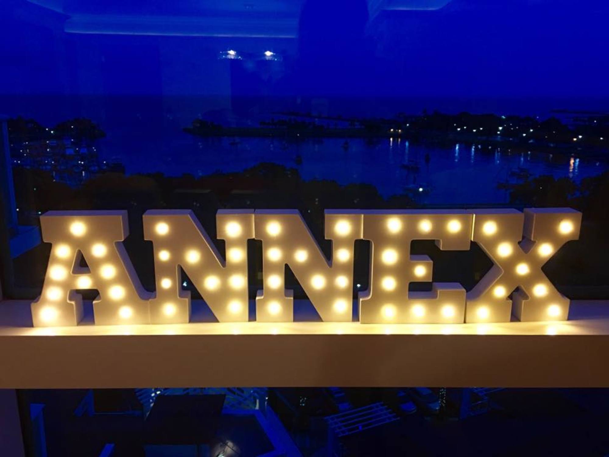 Annex 400 Beach