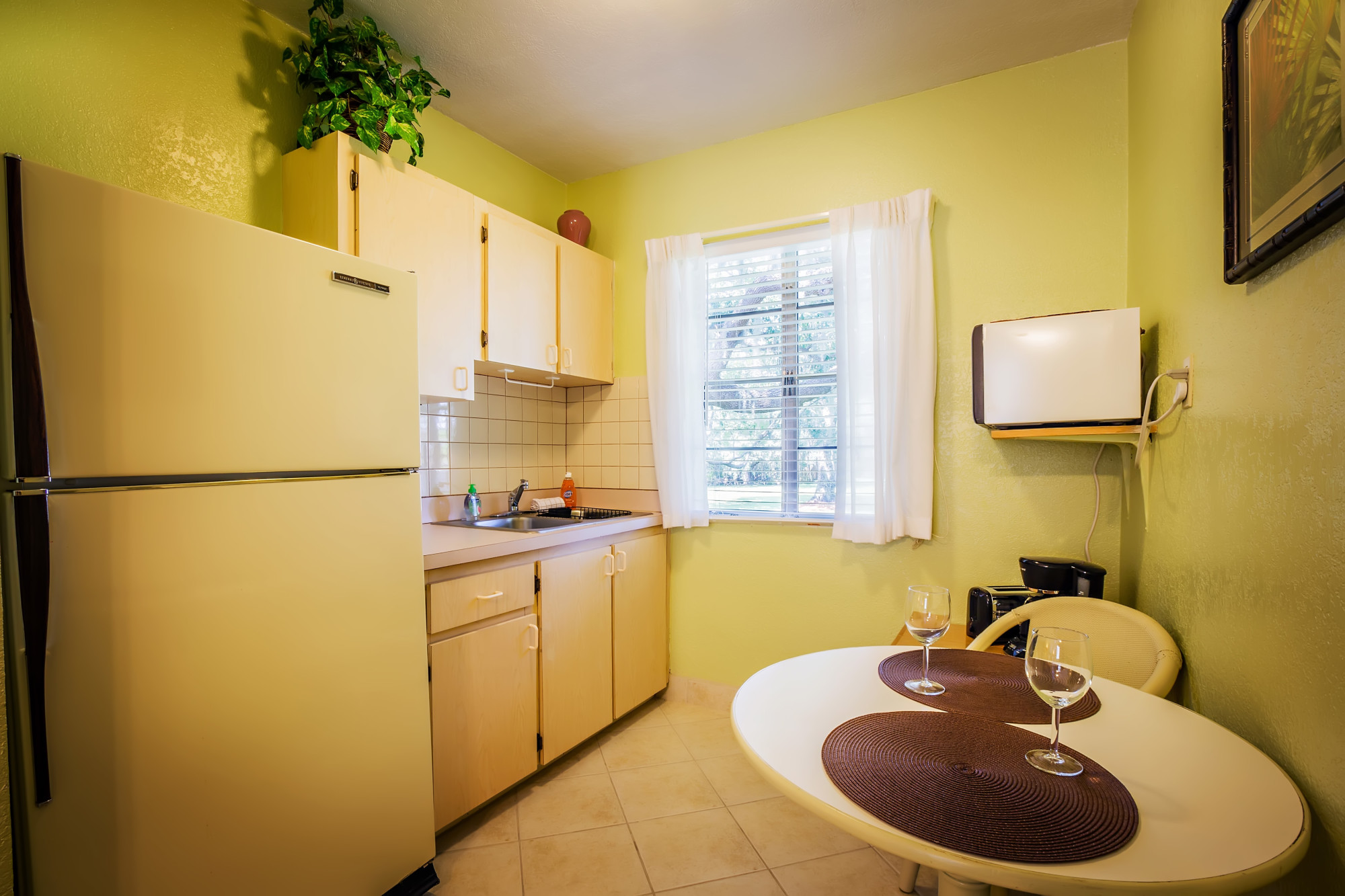 Mar Bay Motel & Suites