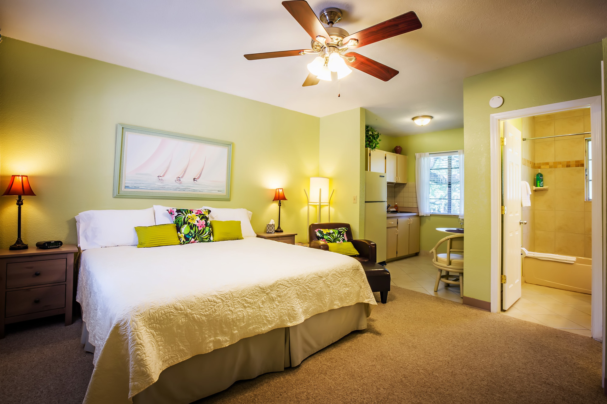 Mar Bay Motel & Suites