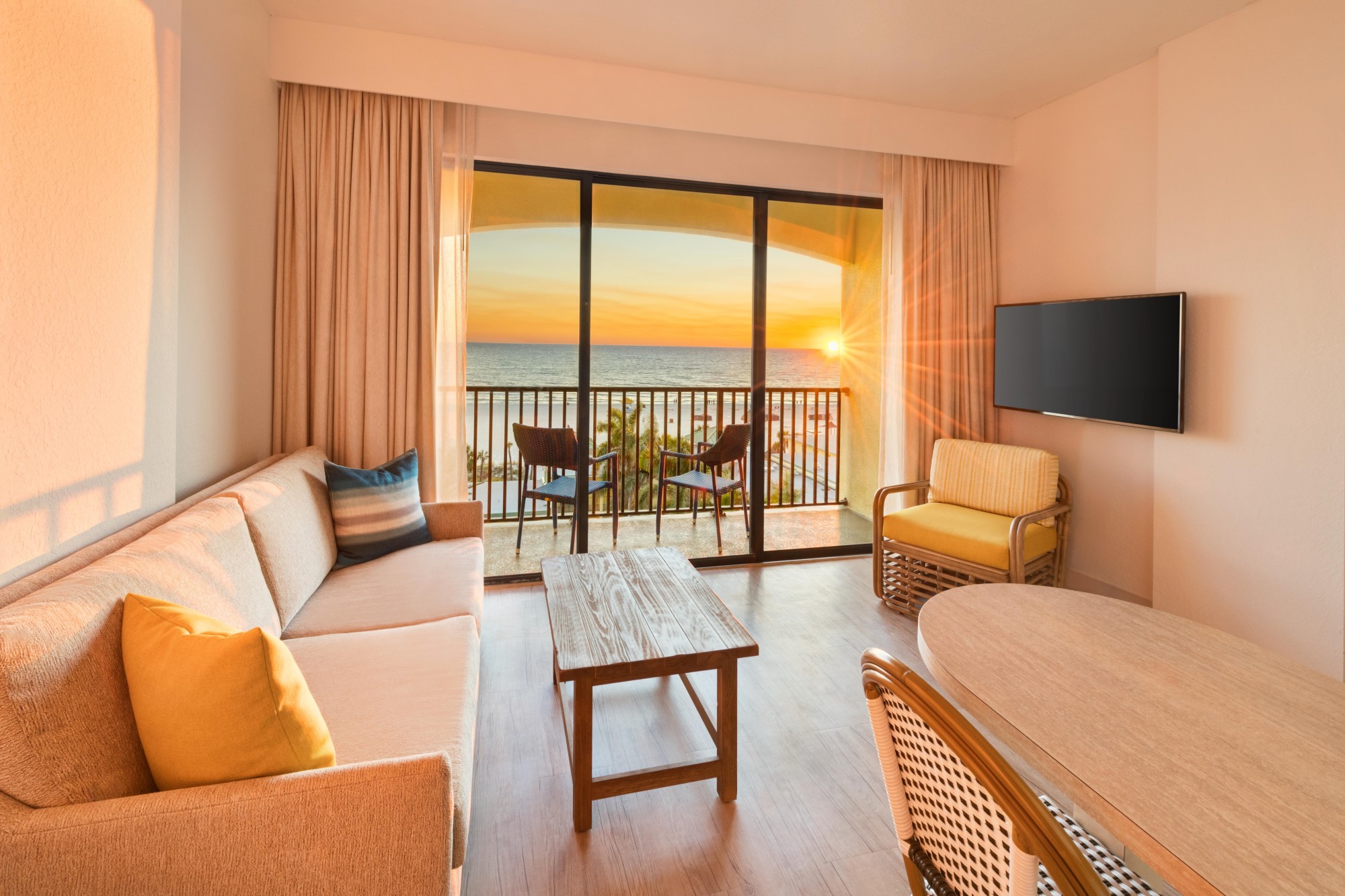 1 Bedroom Queen Suite