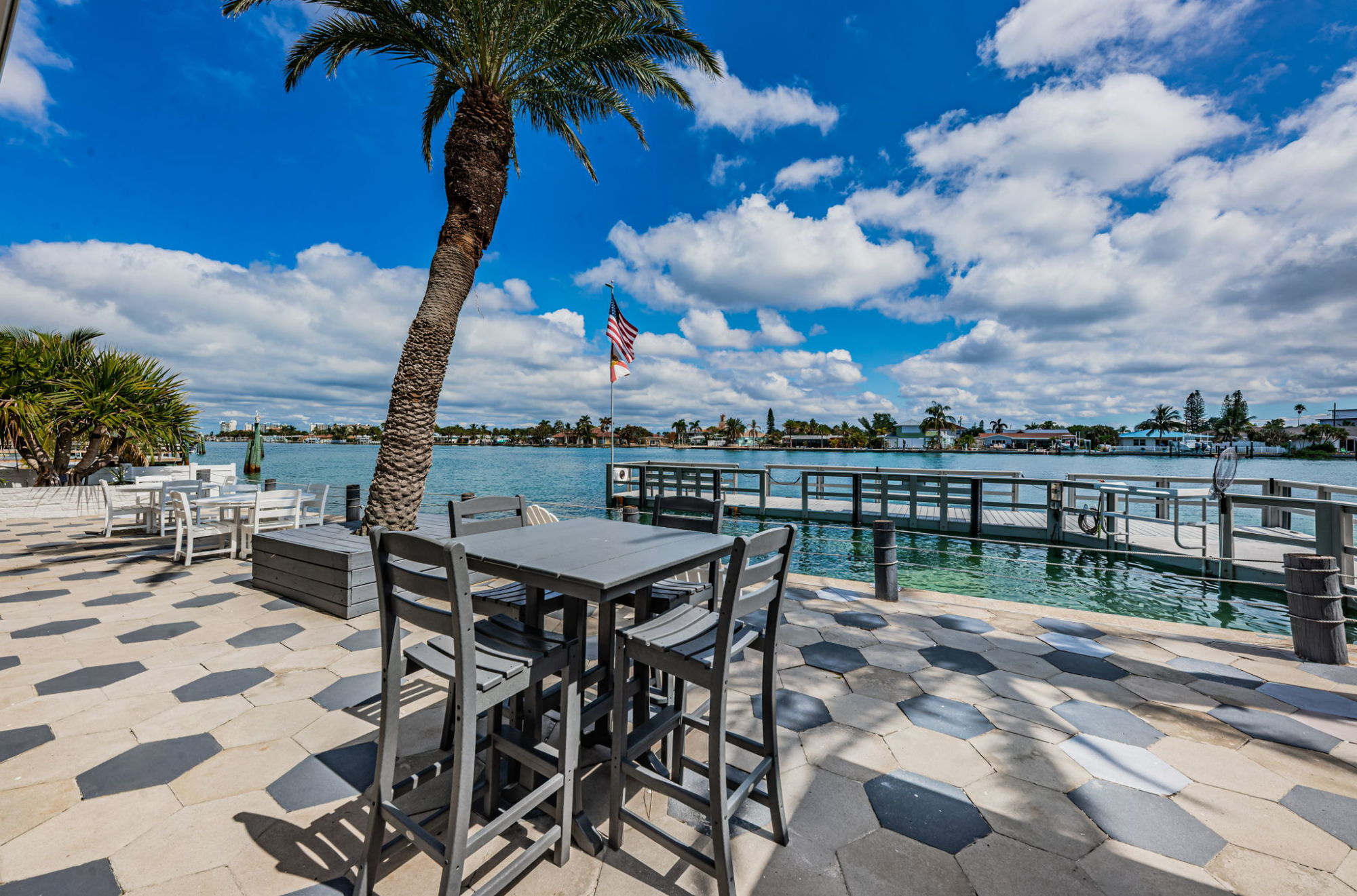The Roth Hotel Patio
