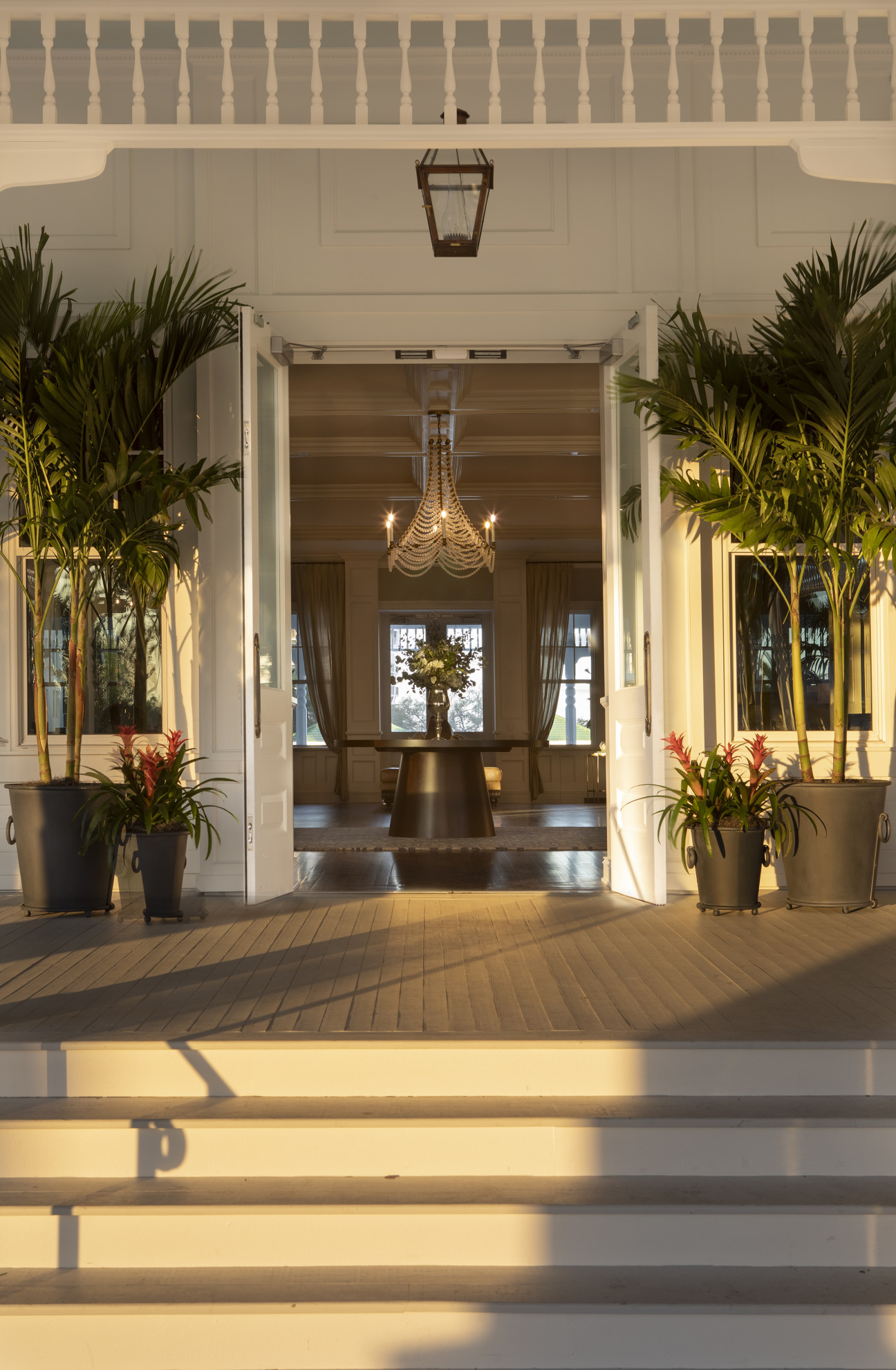 Belleview Inn Front Entrance