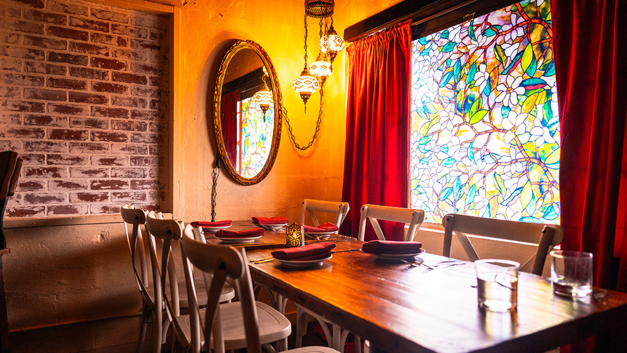 Calida Kitchen & Wine_Interior Seating