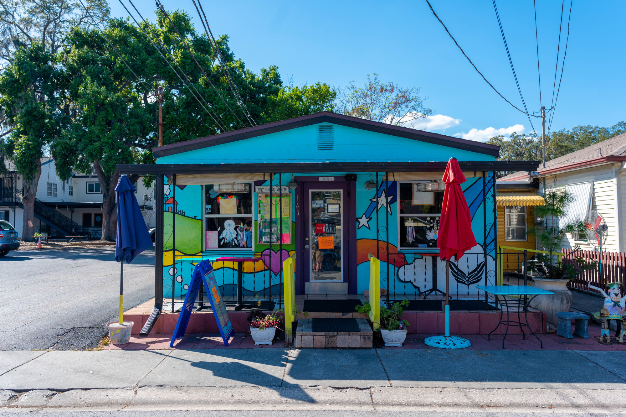 Daydreamers Cafe Exterior