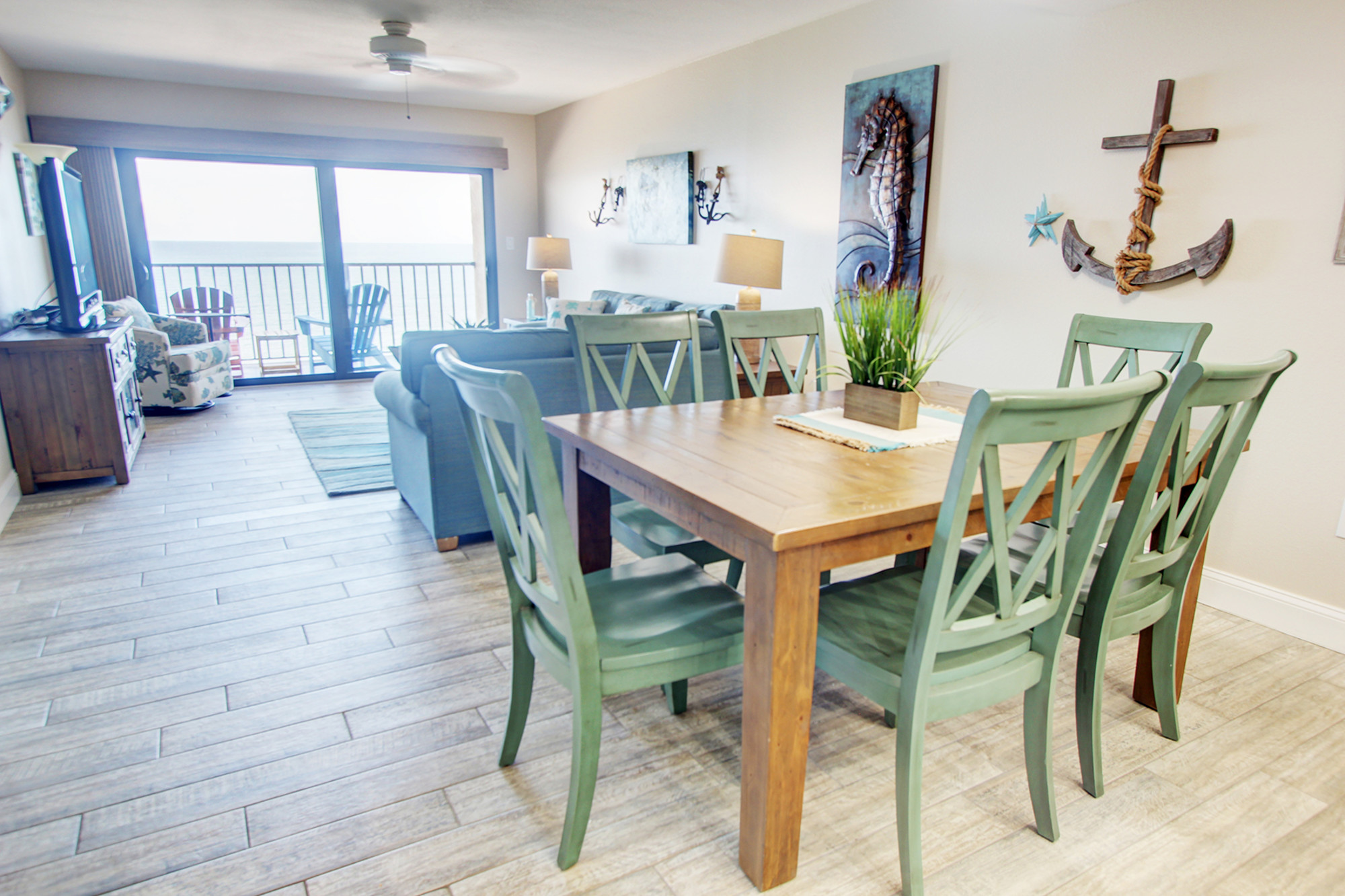Dining room in Gulf front vacation condo by TRS-Travel Resort Services