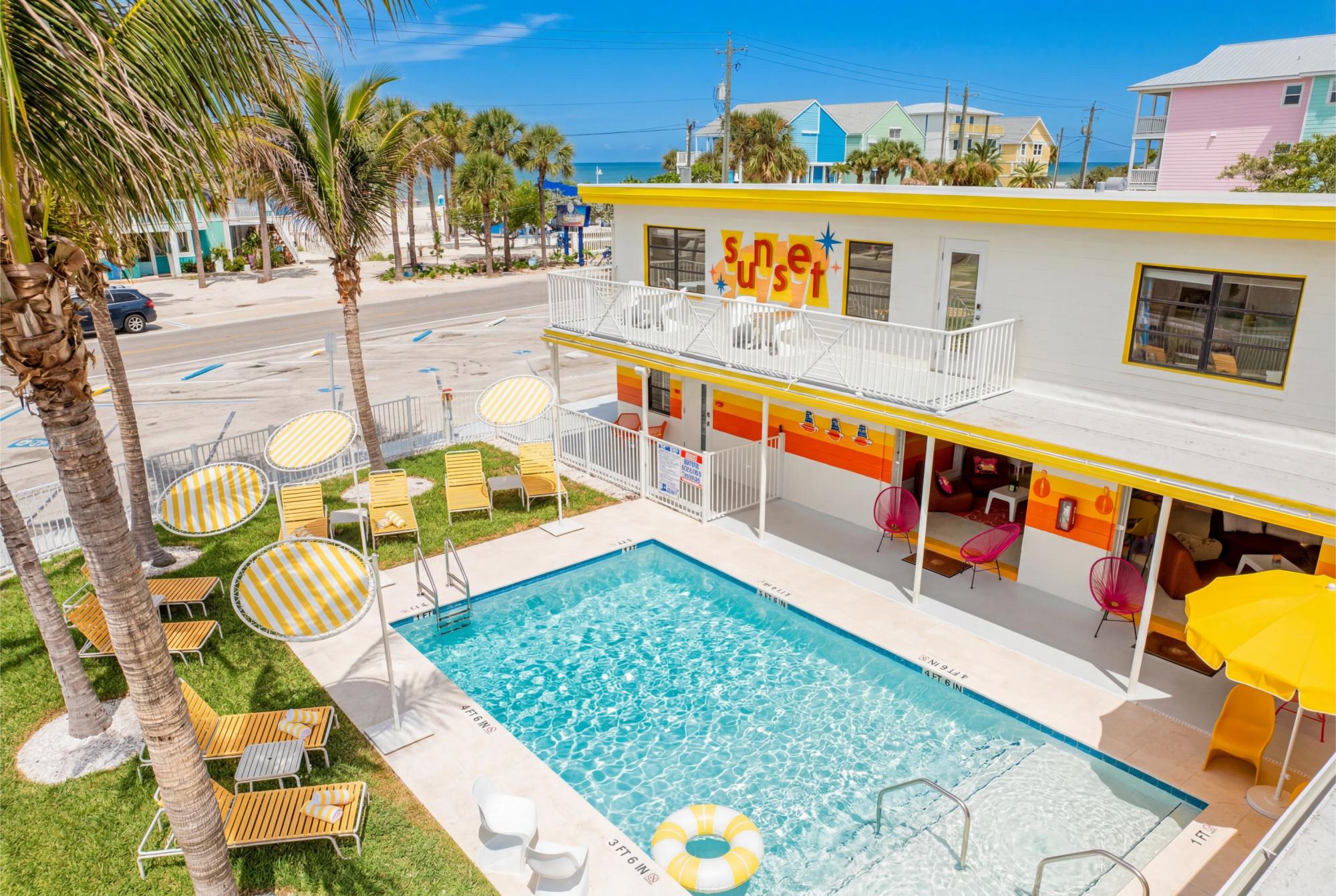 Sunset Inn and Cabanas Pool and Outdoor area