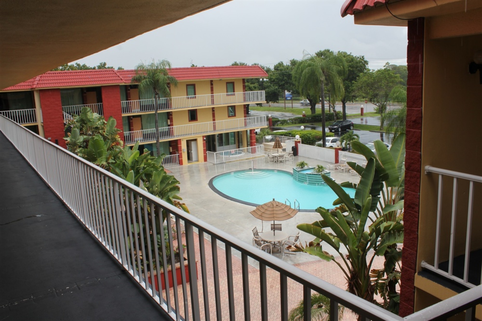 Comfort Inn & Suites at Tropicana Field