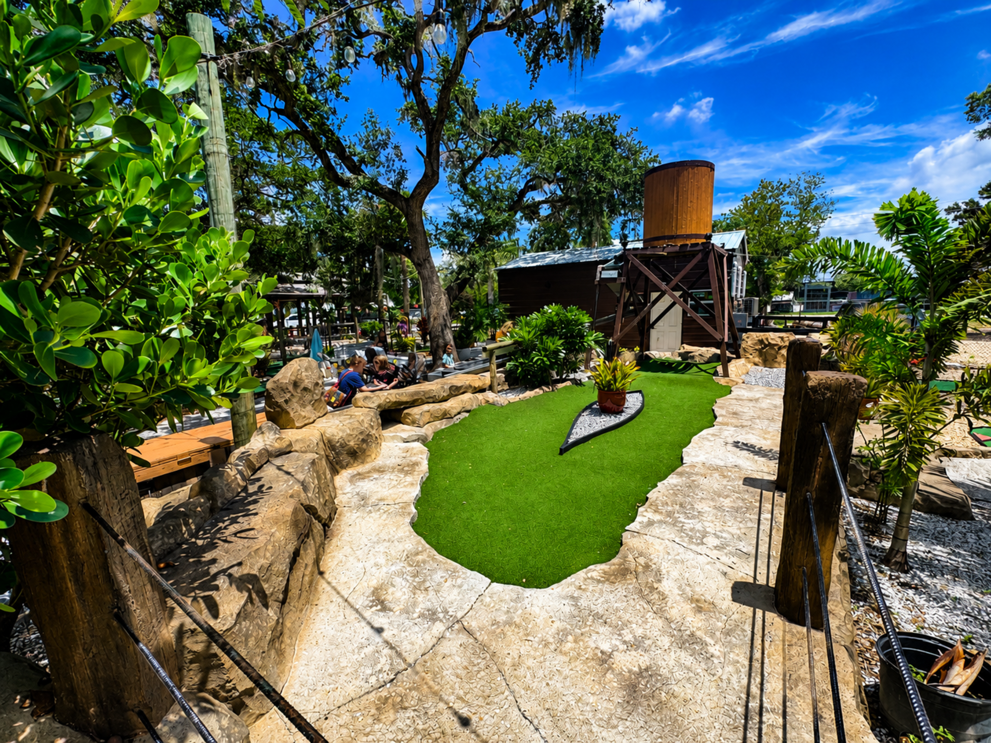 18 Hole Miniature Golf