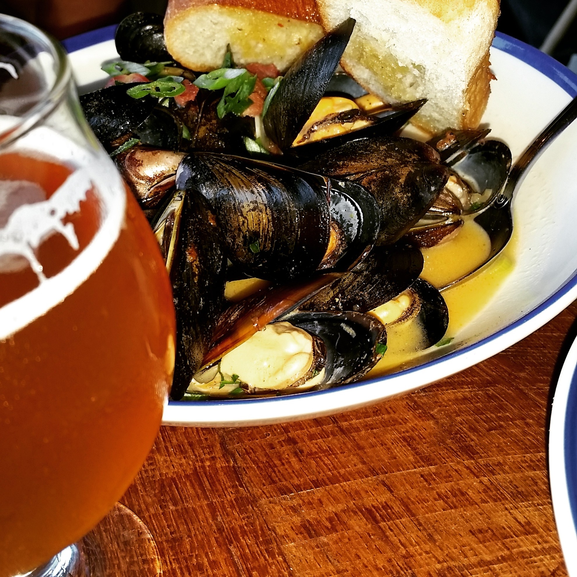 Make your private custom tour a Dinner n' Brew!