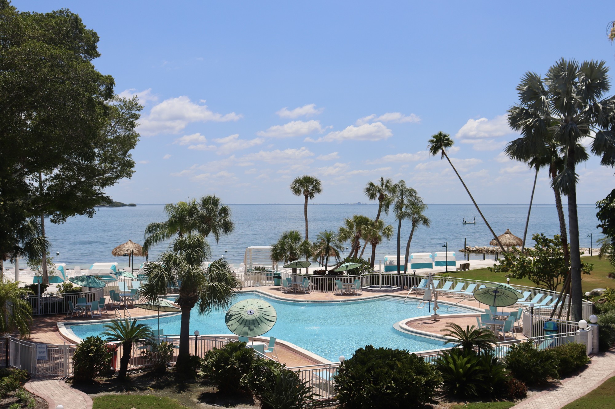 Headliner Pool